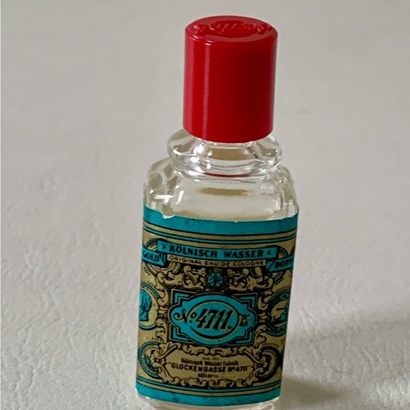 Vintage mini parfumerie bottles bundle 5 - Picture 6 of 15